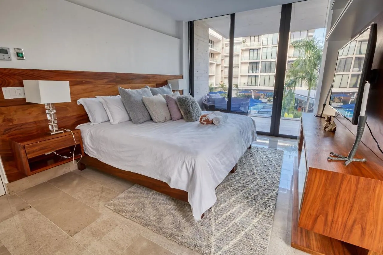 아파트 Astonishing Condo With Balcony In A Private Complex With Pool And Gym 신데 델 카르멘
