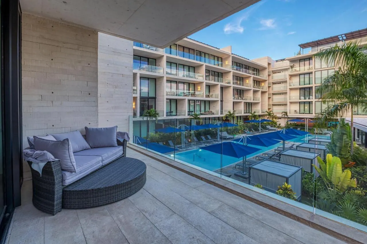 아파트 Astonishing Condo With Balcony In A Private Complex With Pool And Gym 신데 델 카르멘