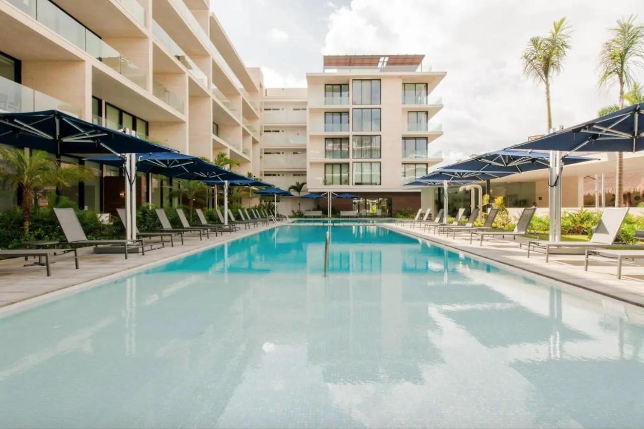 Astonishing Condo With Balcony In A Private Complex With Pool And Gym 신데 델 카르멘 아파트
