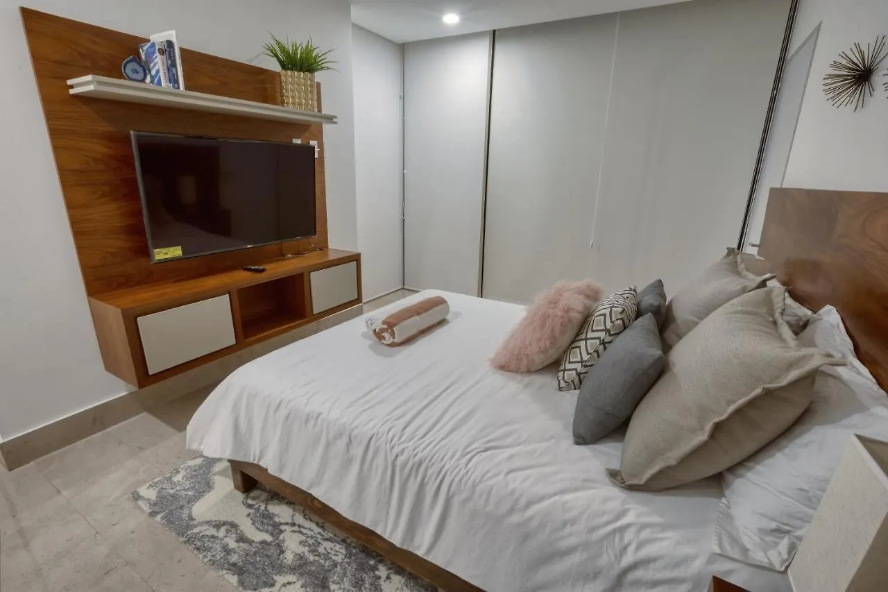 Astonishing Condo With Balcony In A Private Complex With Pool And Gym 신데 델 카르멘