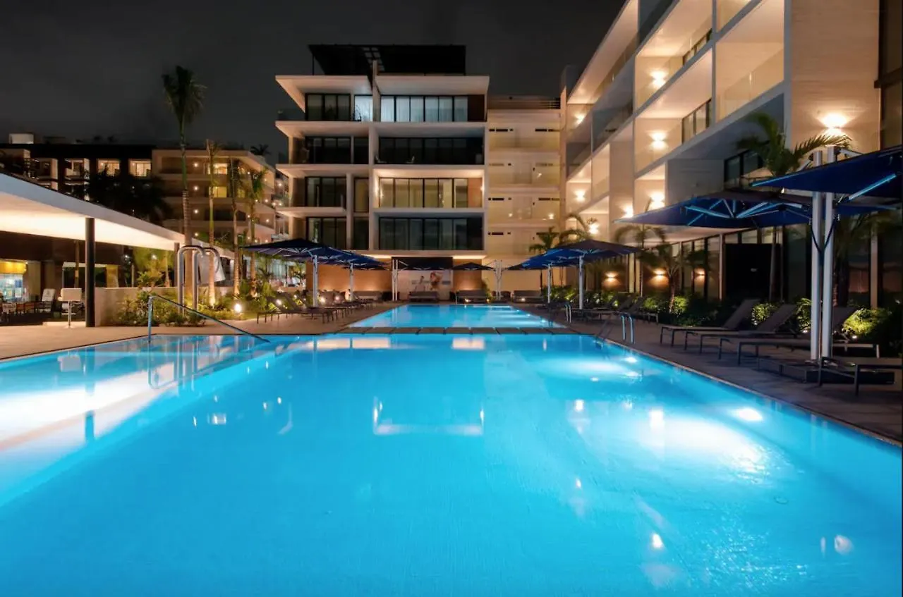 Astonishing Condo With Balcony In A Private Complex With Pool And Gym 신데 델 카르멘 아파트